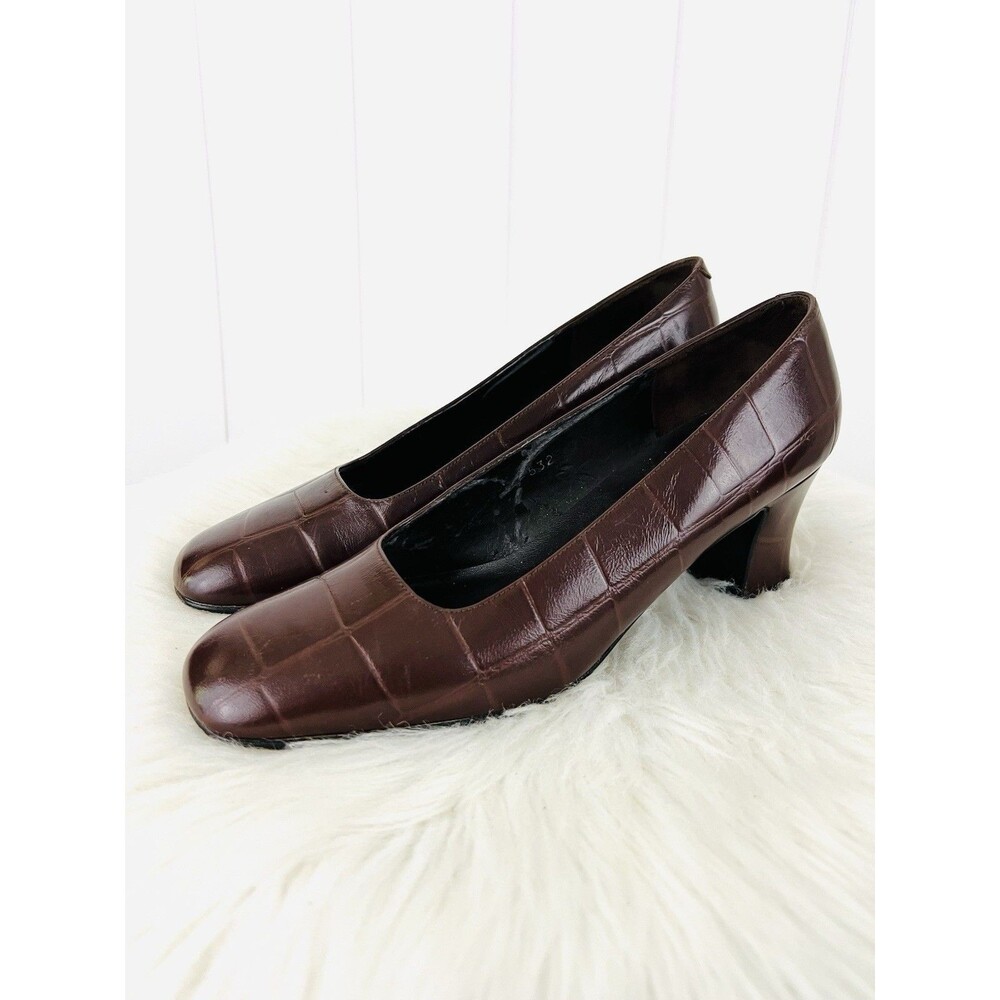 Evan Picone Dark Brown Faux Croc Skin Classic Pumps Made in Spain Size 7M